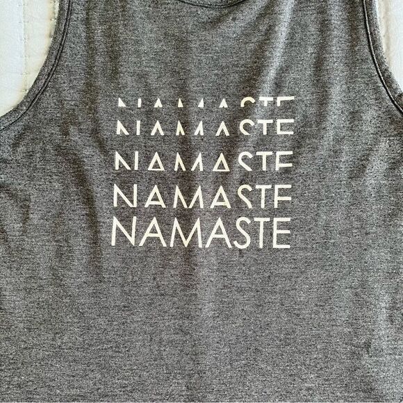 GAP GapFIt Dry Tulip Hem " NAMASTE " Saying Grey Yoga Tank Women's Size Small - Picture 4 of 11